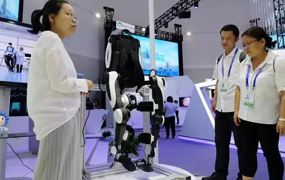 智啟未來 世界人工智能大會(huì)上的機(jī)器人研發(fā)浪潮